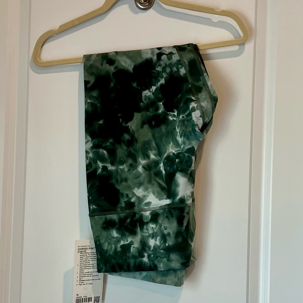 Lululemon Align crop